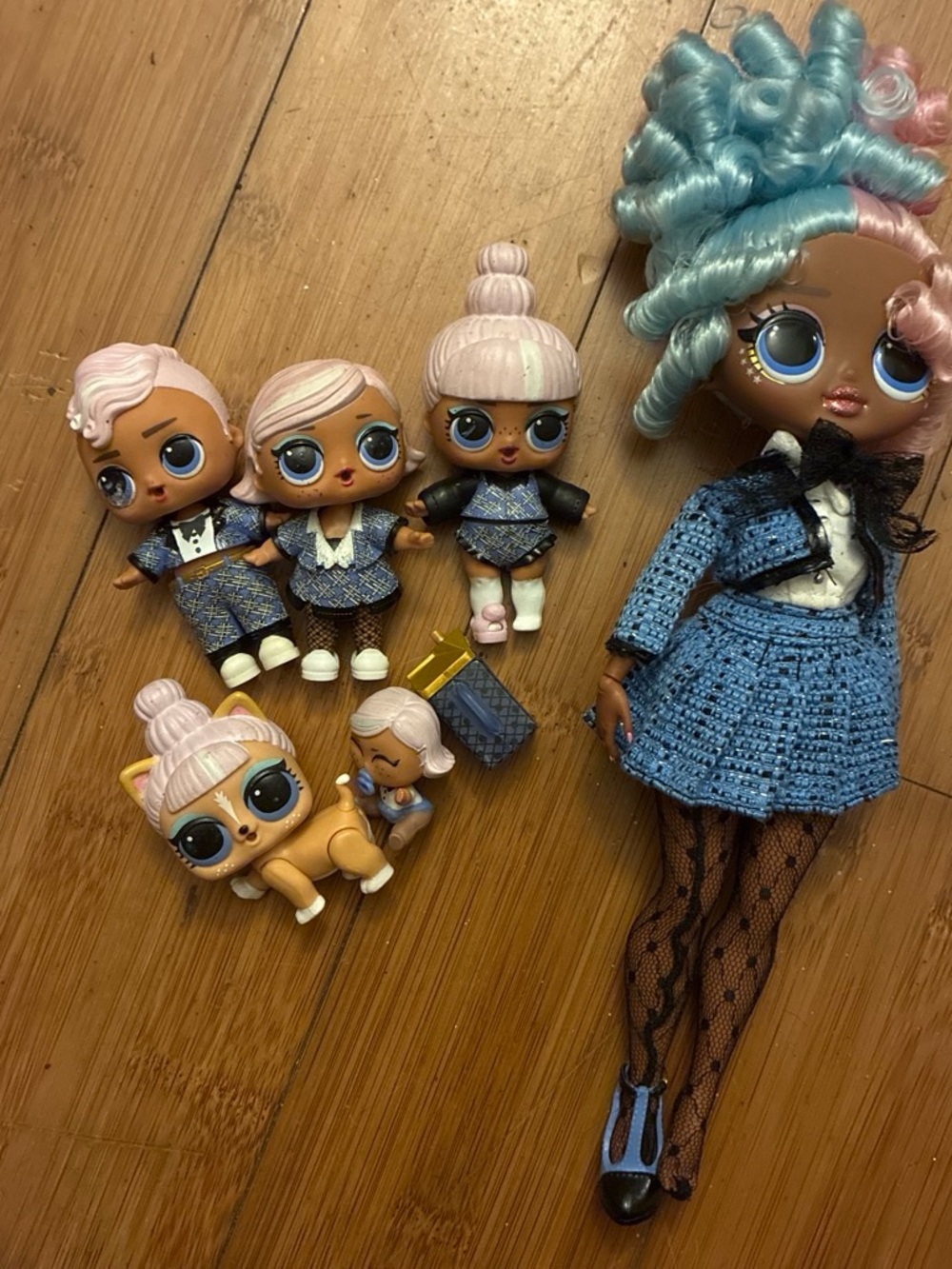 LOL Surprise O.M.G. Uptown Girl Fashion Doll along with her matching family set